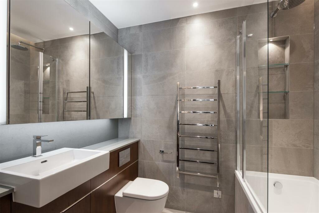 39 Thornes House - Bath.jpg