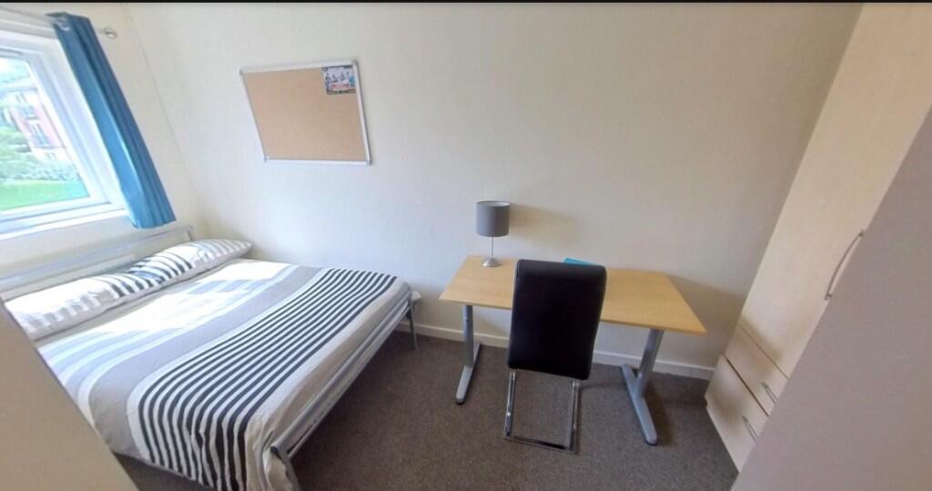 24 Broom Walk, Sheffield- 1 Spare Room From 01/07/25 until 27/06/26