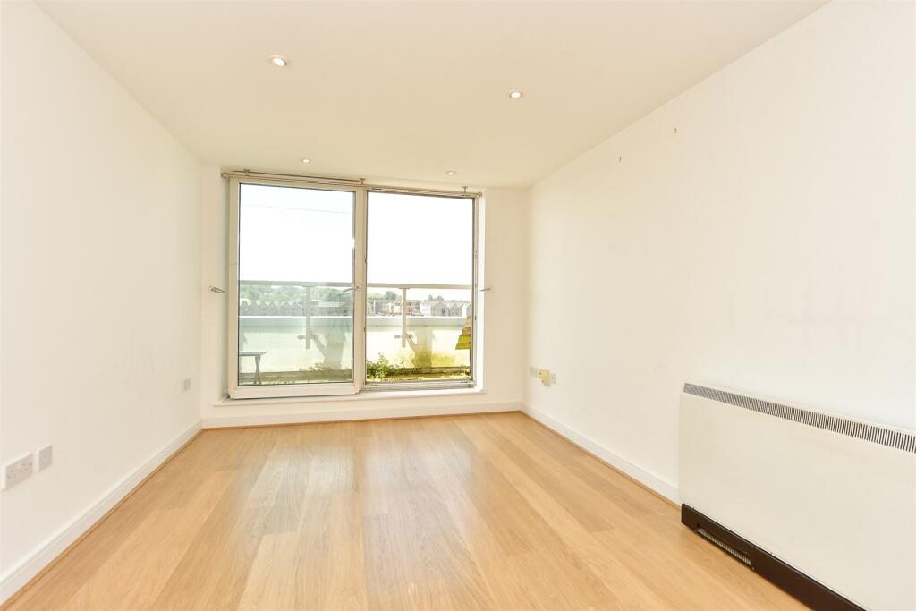 Kitchen/ Living Area