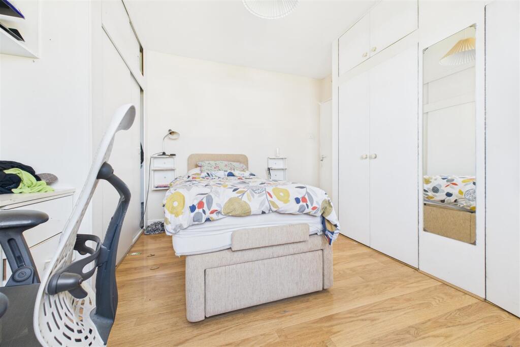 44 Hillcrest Road, Nailsea, North Somerset BS48 2J