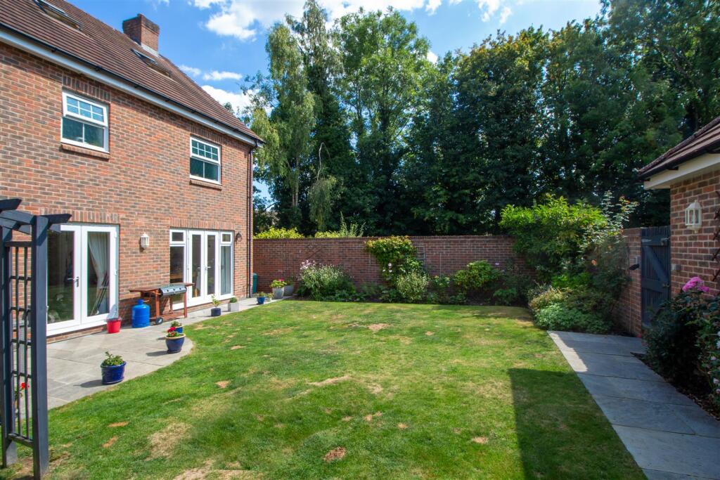 Buttinghill Drive-2.jpg