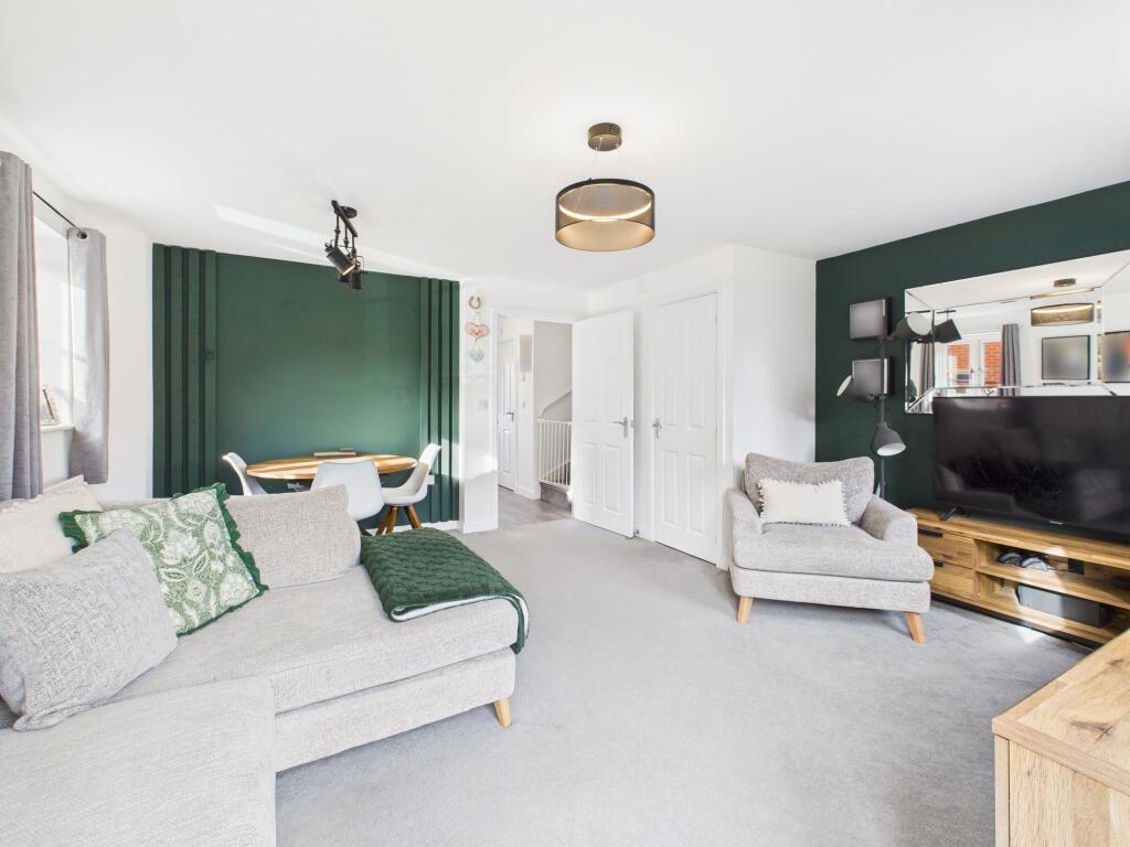 Sitting/Dining Room