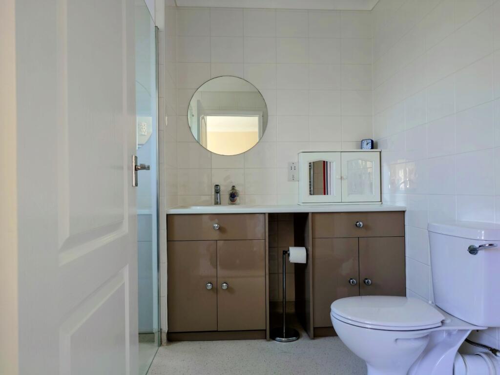 2 Master bed En-suite (1)