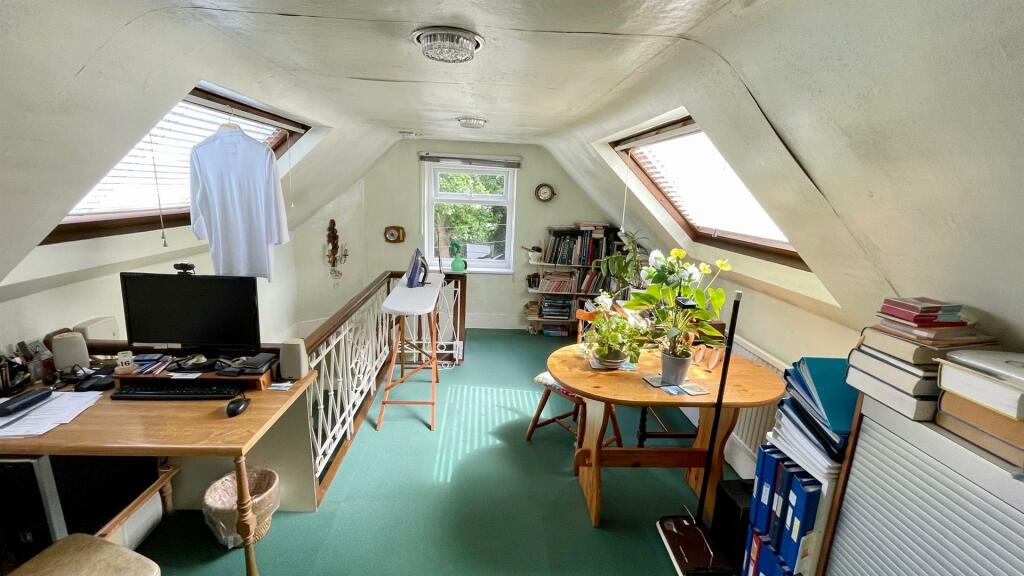 STUDY/ HOBBIES ROOM