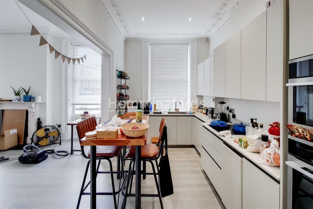 3_Kitchen-0.jpg