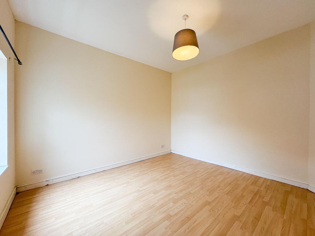 First Floor Middle Bedroom