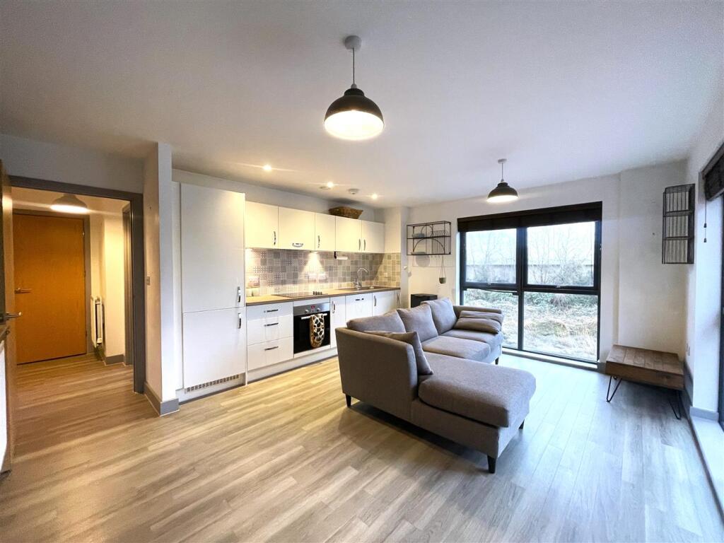 1 - 2 bedroom Flat for auction, Paintworks.JPG
