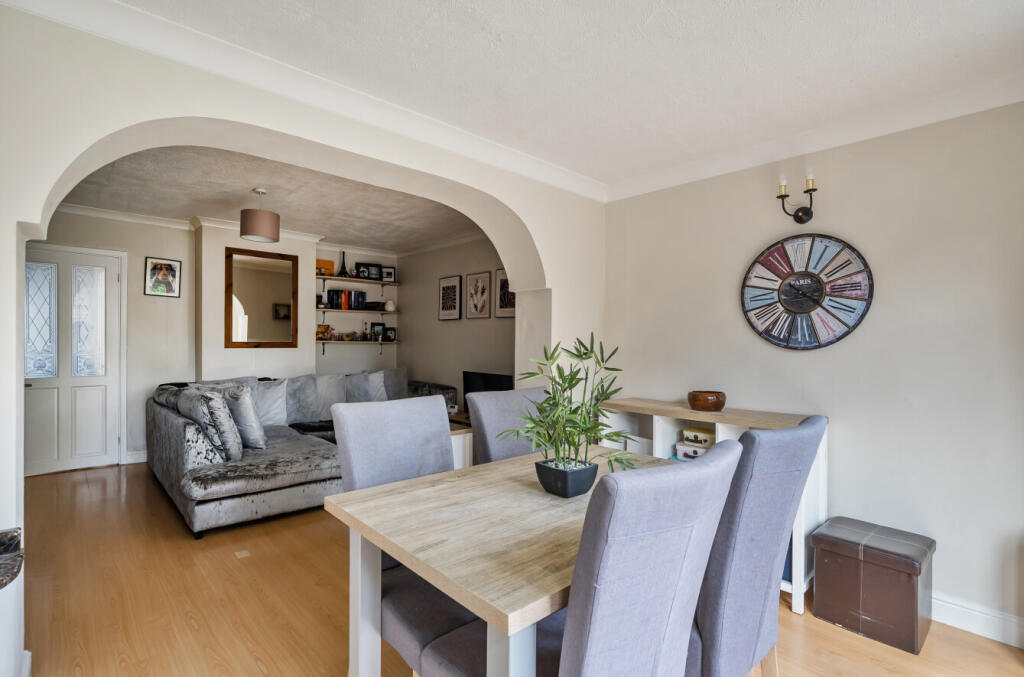 1361900-5-6908d20...