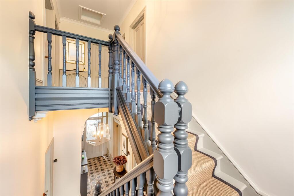 8559530-interior14.jpg