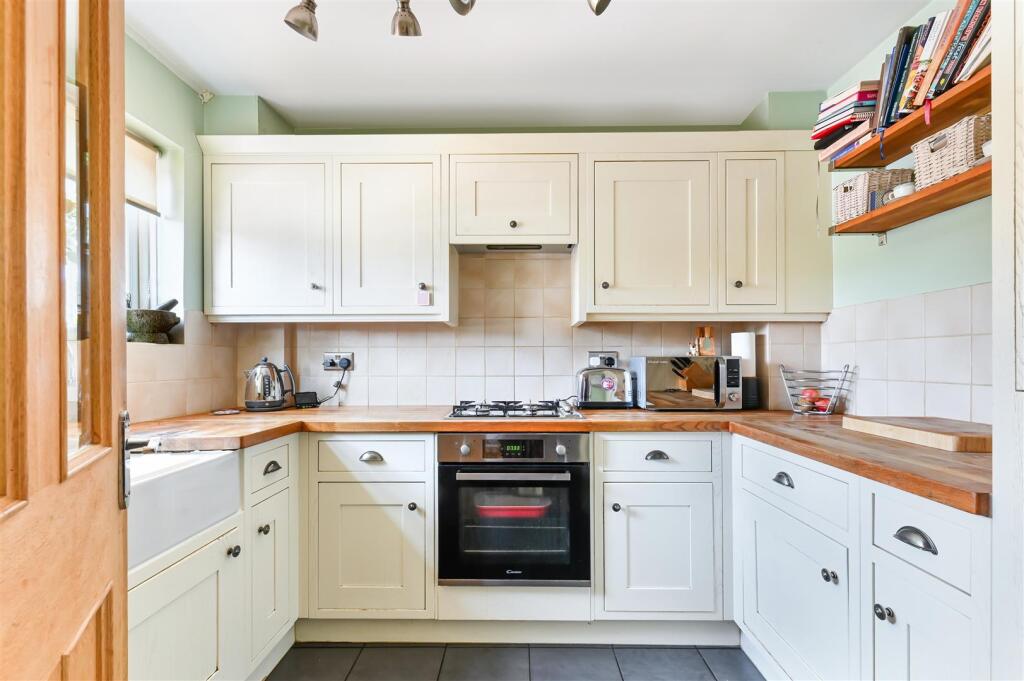 MIDDLE CLOSE, 10- (8).jpg