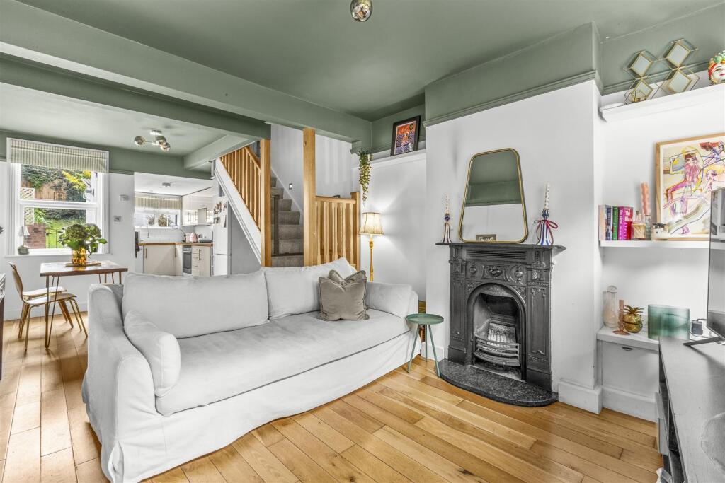 38 Temple End, HP13 5DS-1.jpg
