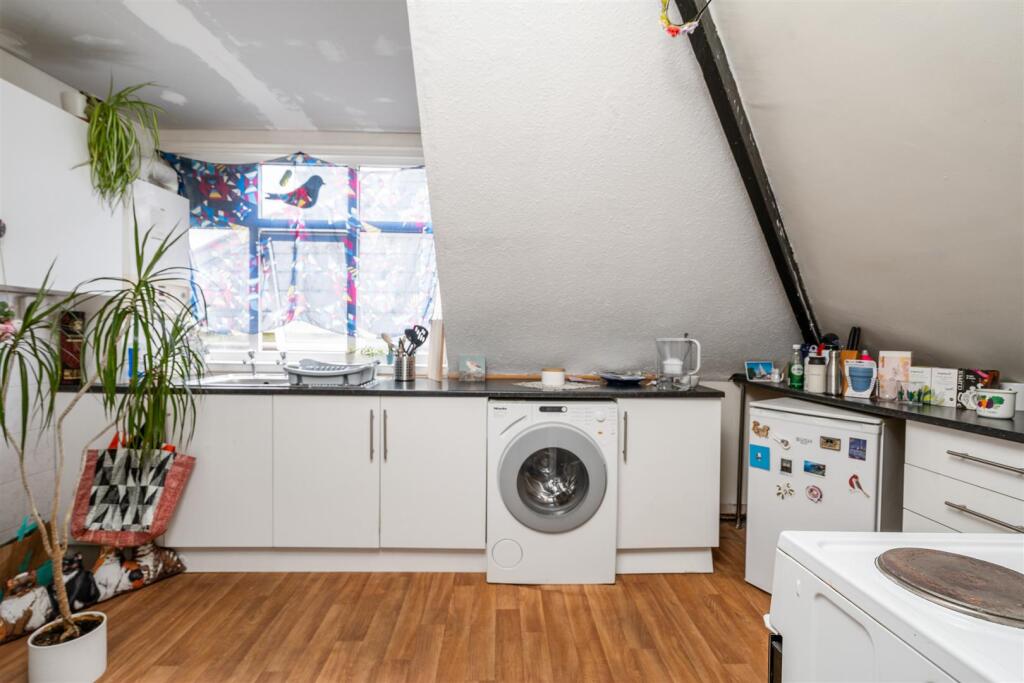 10, 121 Sandford Road_7.jpg