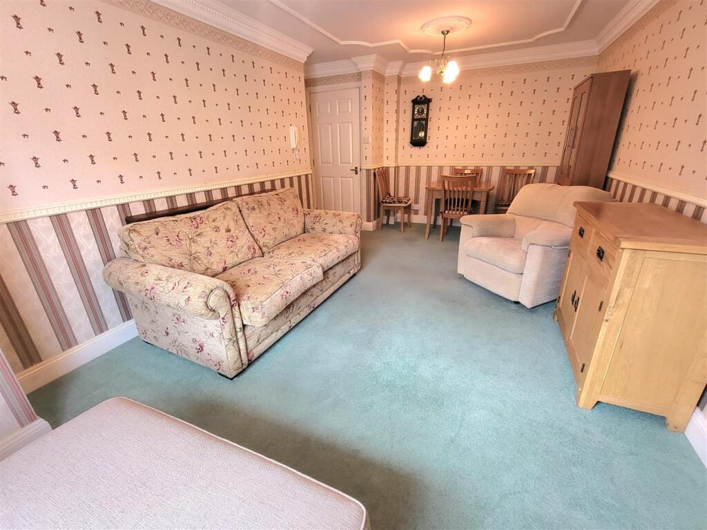 Living/Dining Room