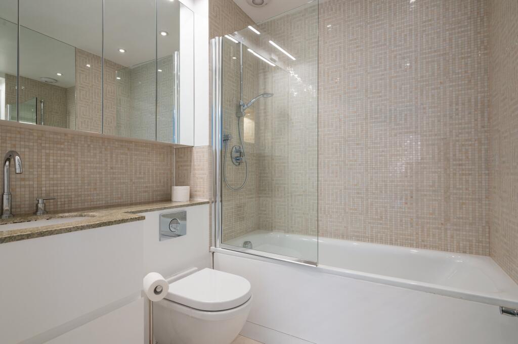 Warwick Square,19B-P