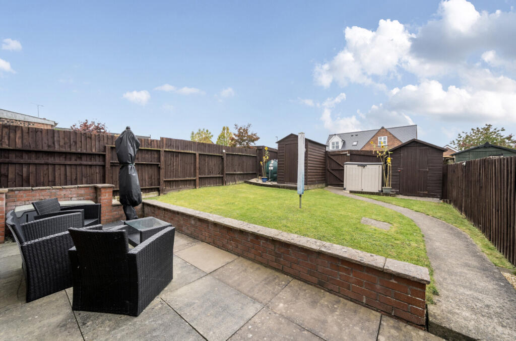 1365609-4-68efcc5...