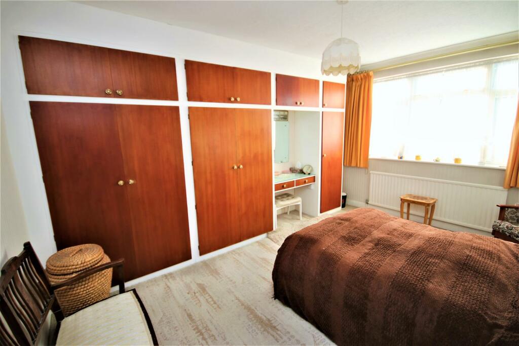 BEDROOM 2: