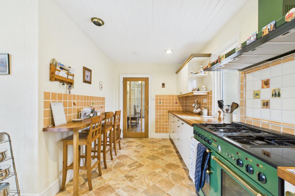 CAM04201G0-PR0075-STILL011