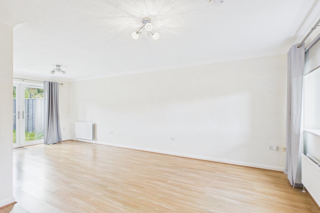 CAM04671G0-PR0081-STILL002