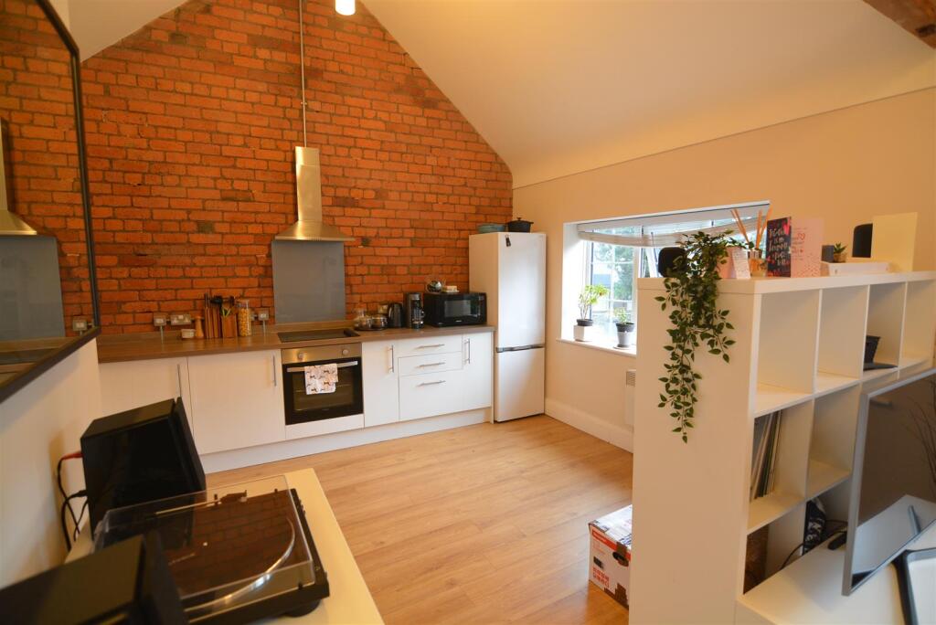 Kitchen / Living Room