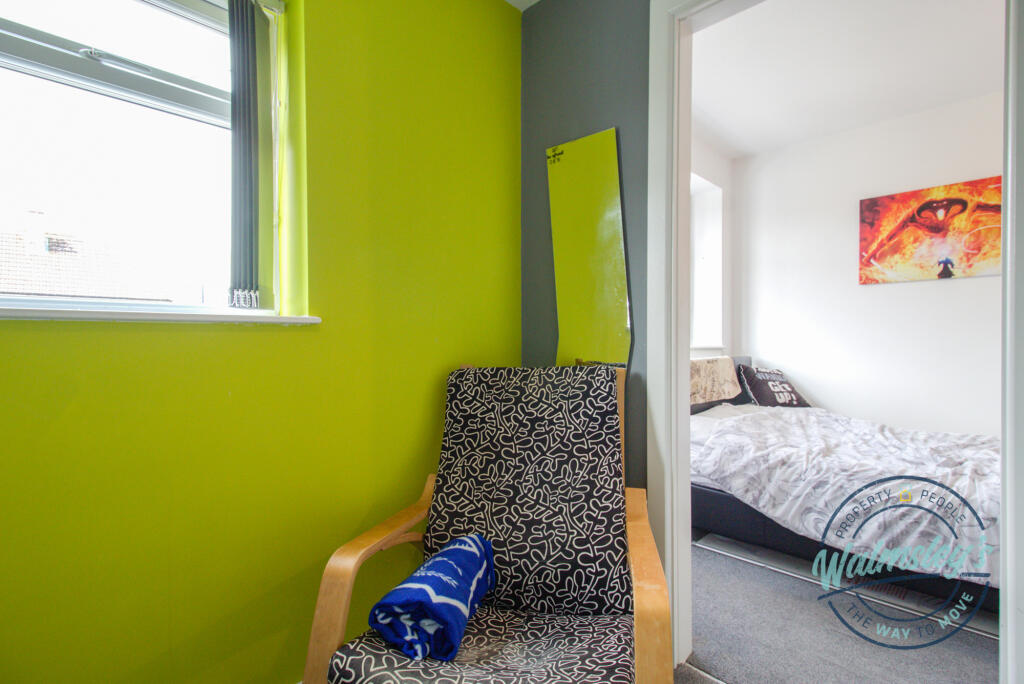 Office hobby dressing room off bedroom two to fron