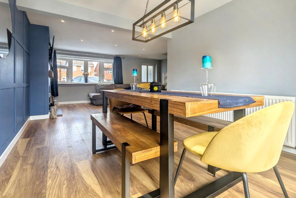 Lounge &amp; Dining Area