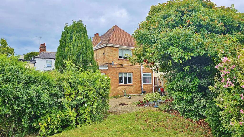 Outside - Rear