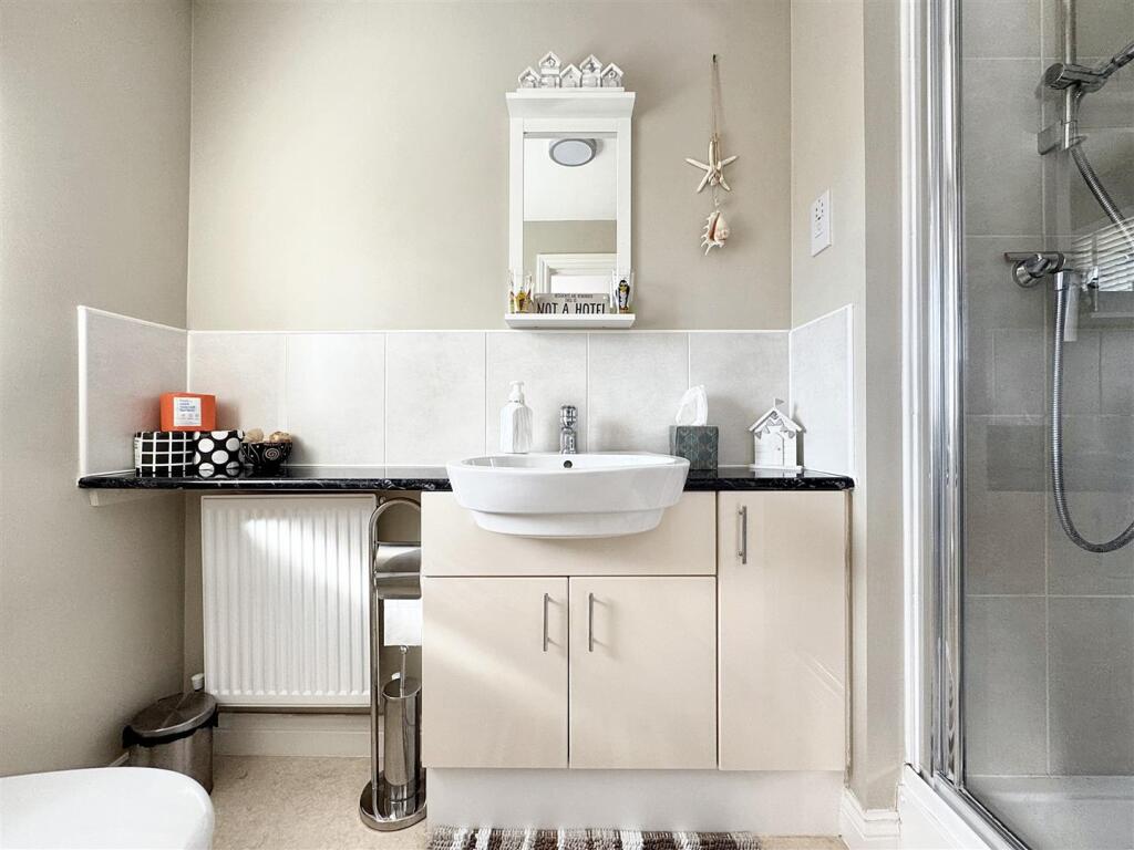 En-suite to Bedroom Two