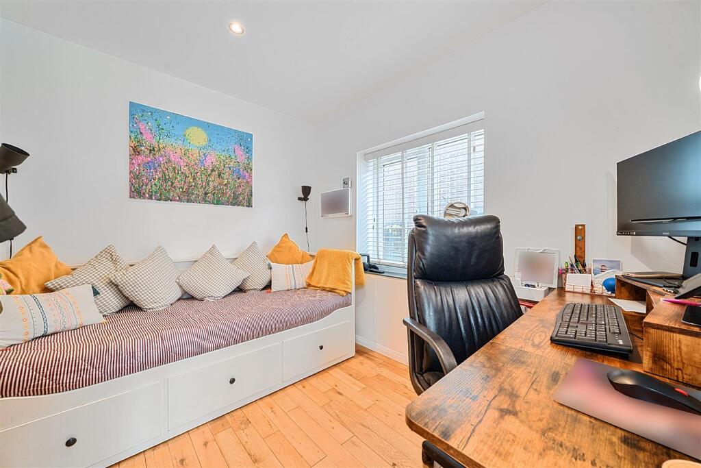 Savery OfficeBed4.jpg