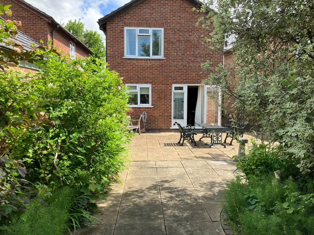 GARDEN 