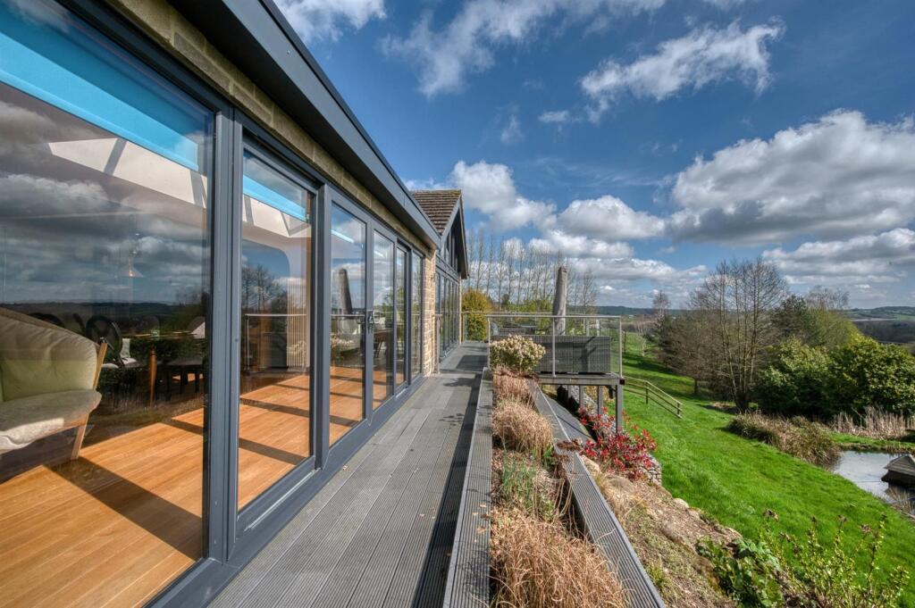 Balcony from western end.jpg