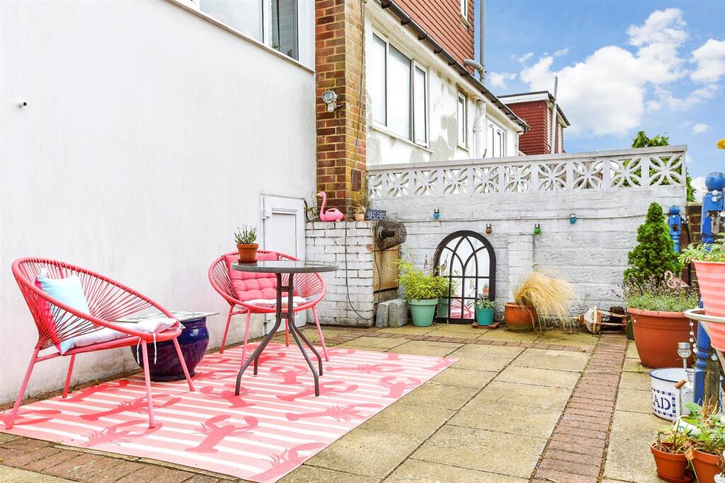 External Lifestyle Photograph