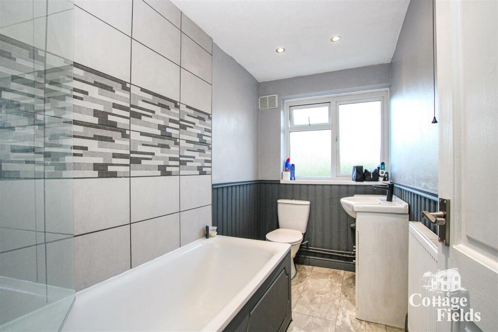 bathroom (1).JPG