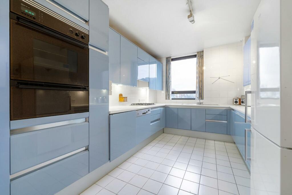 Kitchen.JPG
