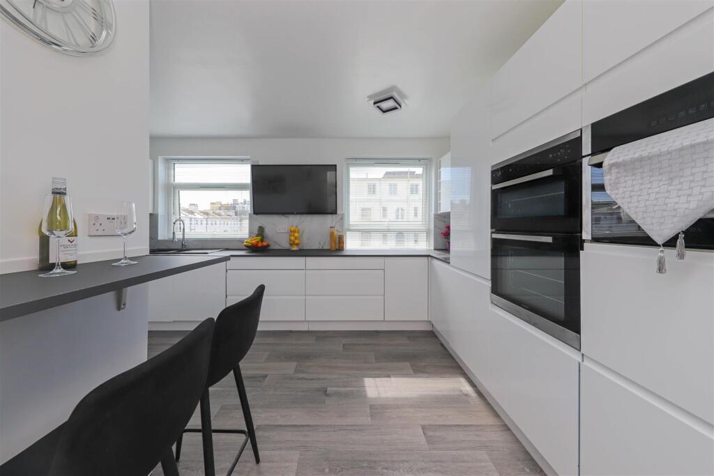 nicholas james tavistock kitchen_.jpg
