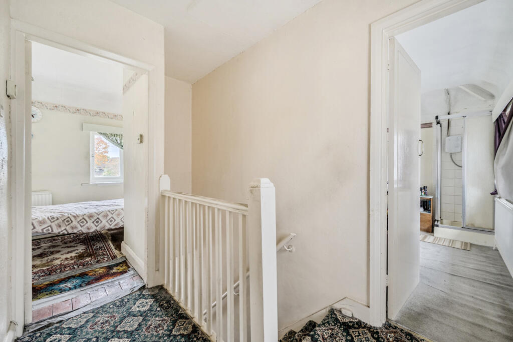 1369095-18-68f253...