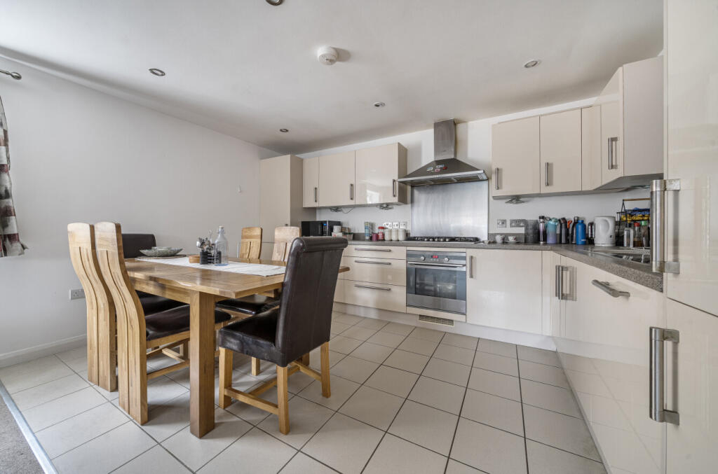 1345711-15-68b18c...