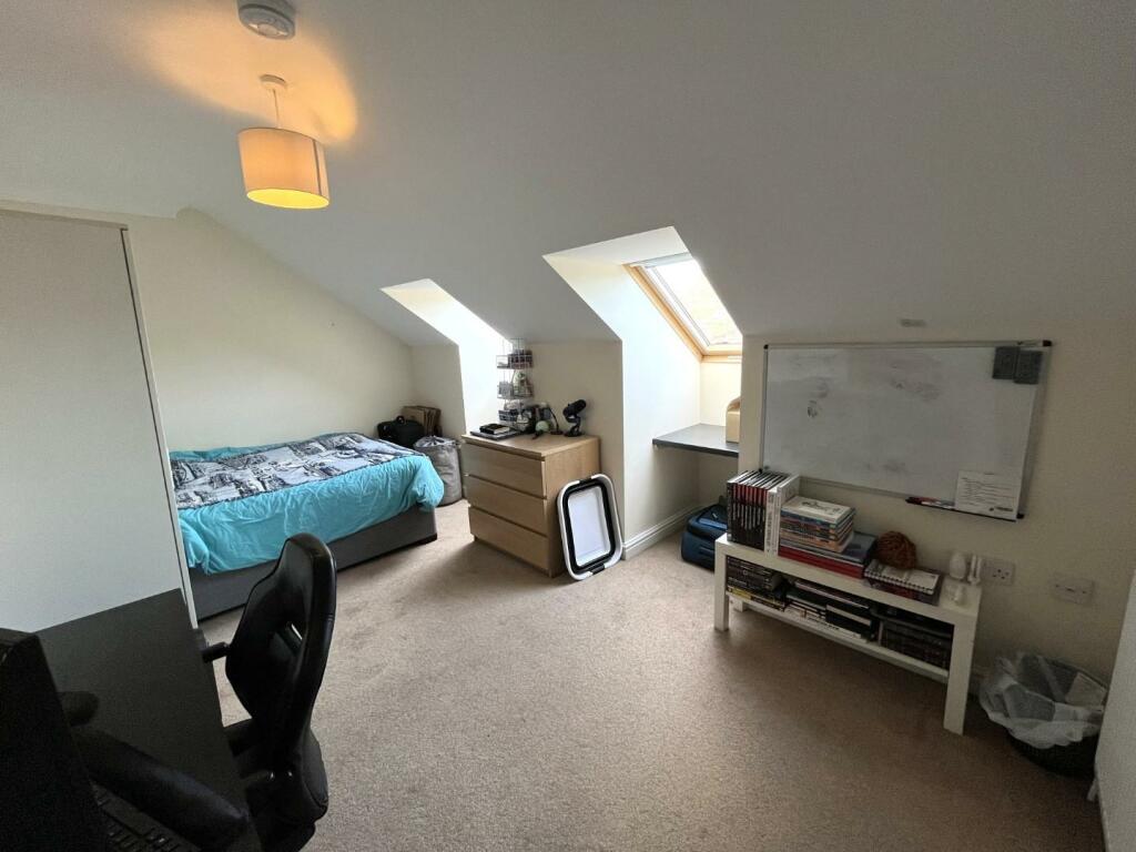 Bedroom 5.JPG