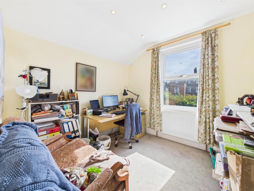 Bedroom: