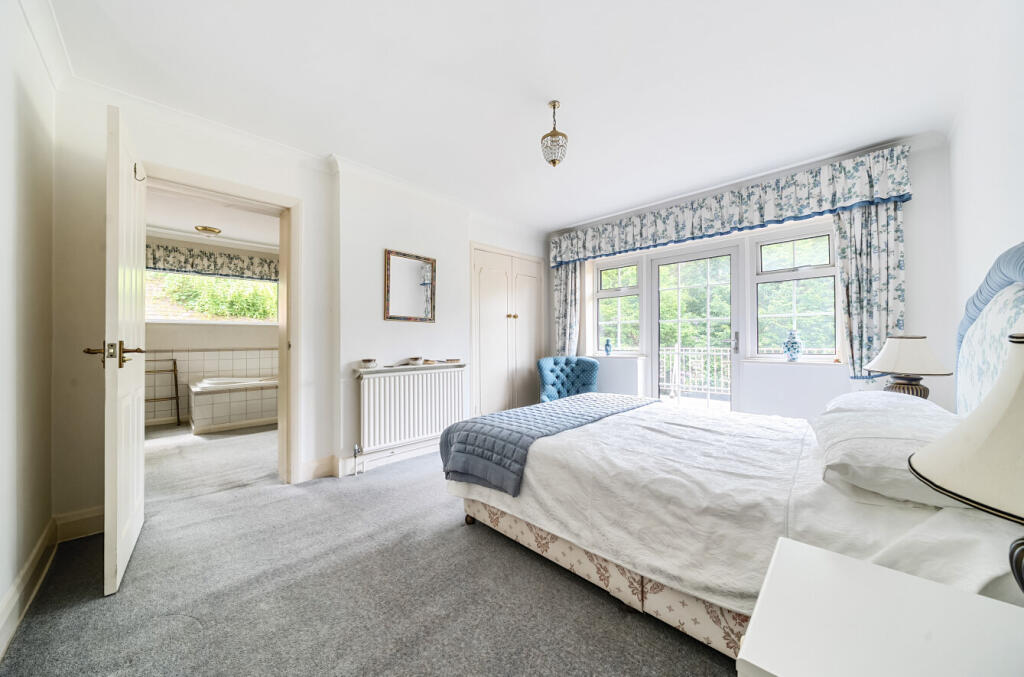 1300089-12-683990...