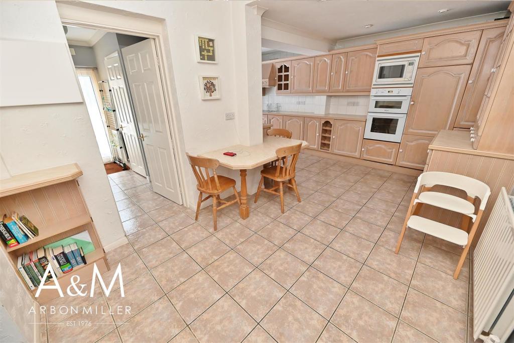 Extended L-Shaped Kitchen