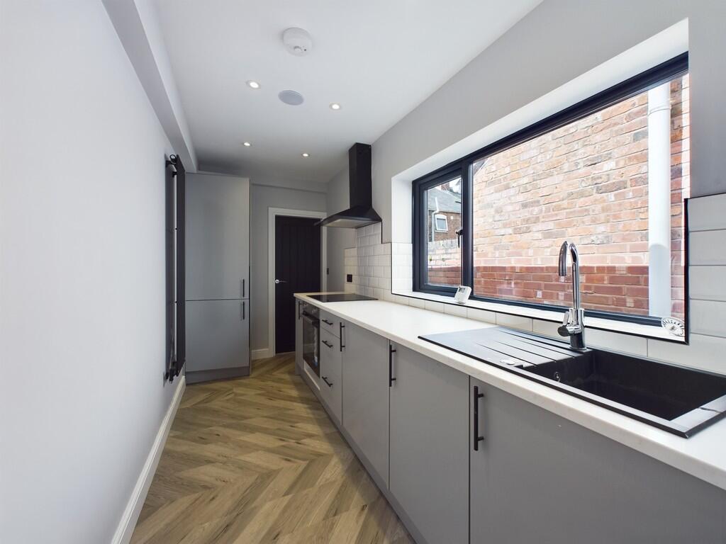 CAM02854G0-PR0135...