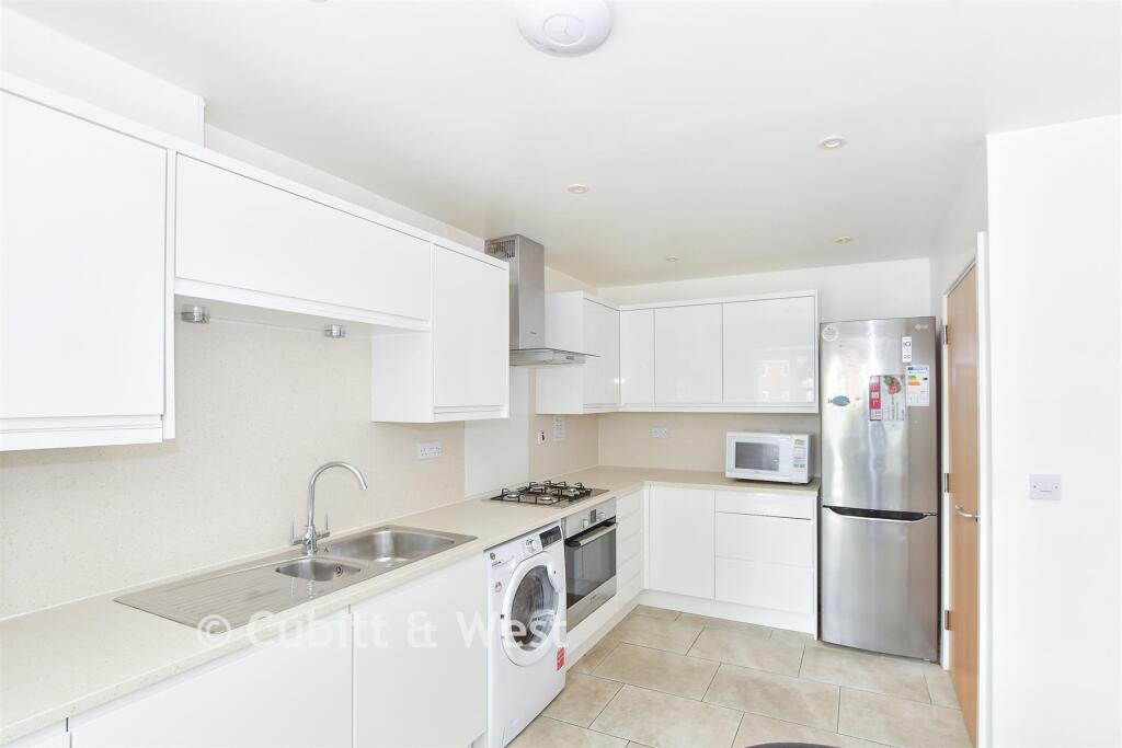 Kitchen/ Breakfast Room