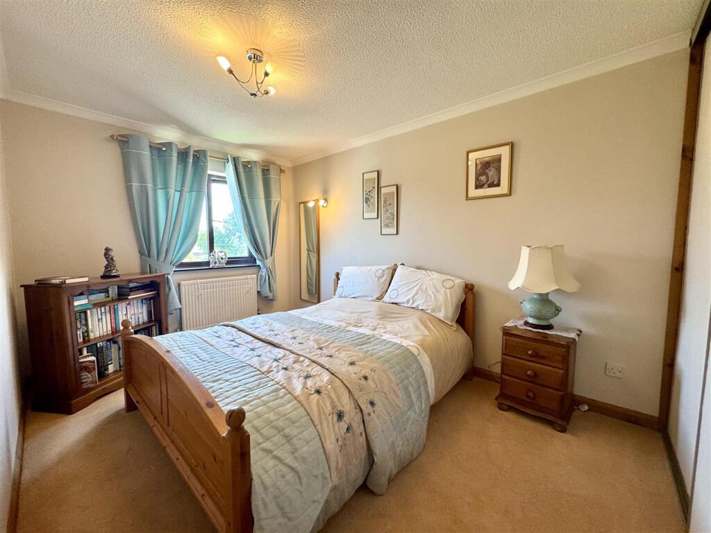 BEDROOM 2