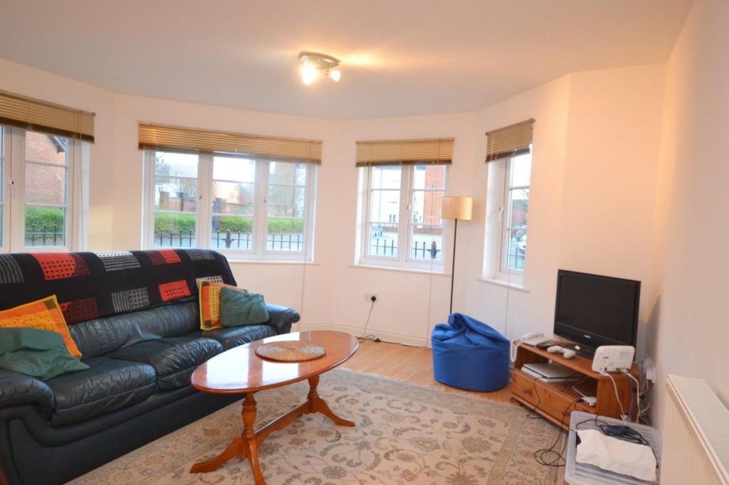 Sitting/dining room