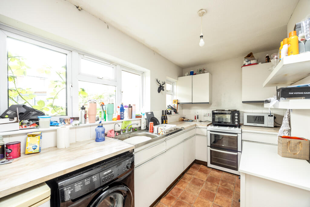 23 Buckingham Road, MK18 2QA-7