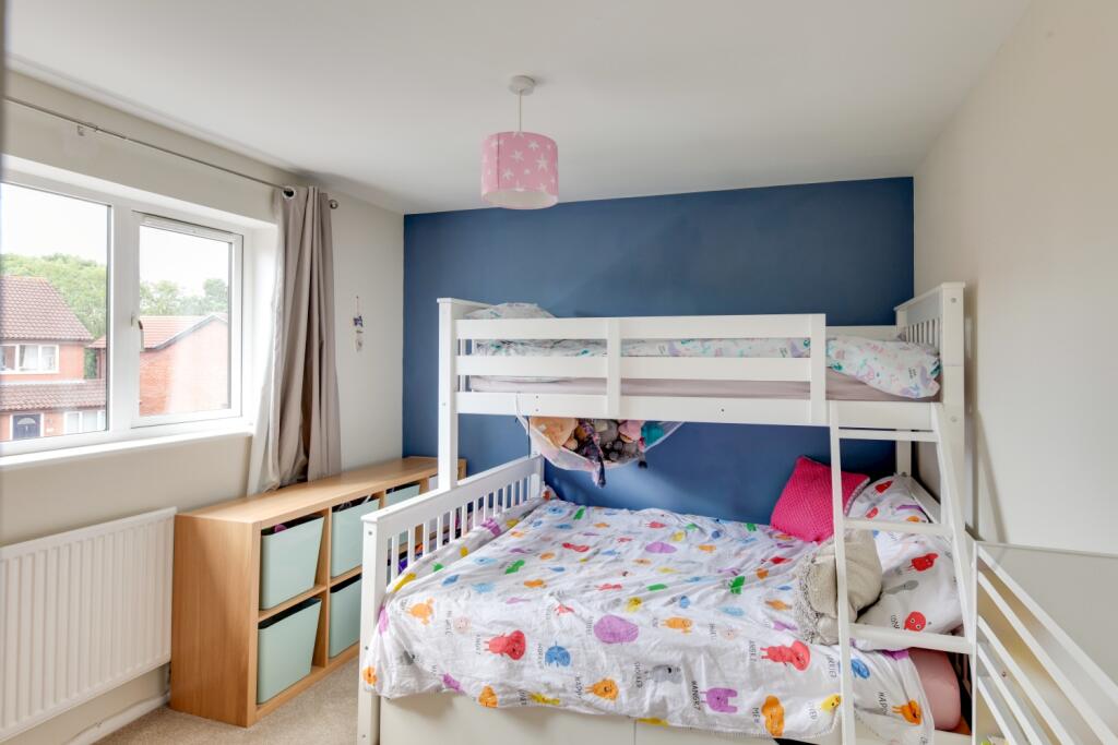 Double room facing front with fitted robes