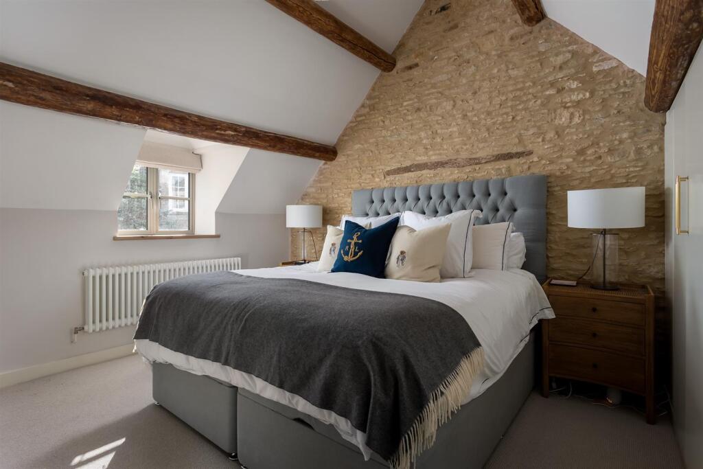 49 - The Old Post Office - GL7 7EF - Web.jpg