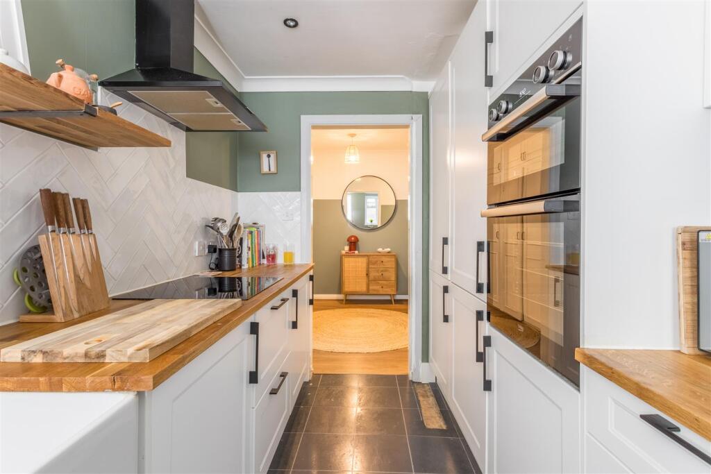 Flat 6 Carisbrooke-5.jpg