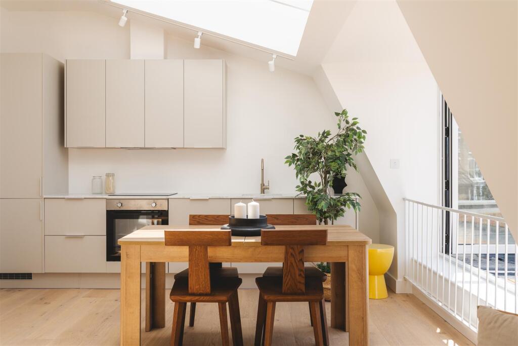 Clissold Crescent-35.jpg