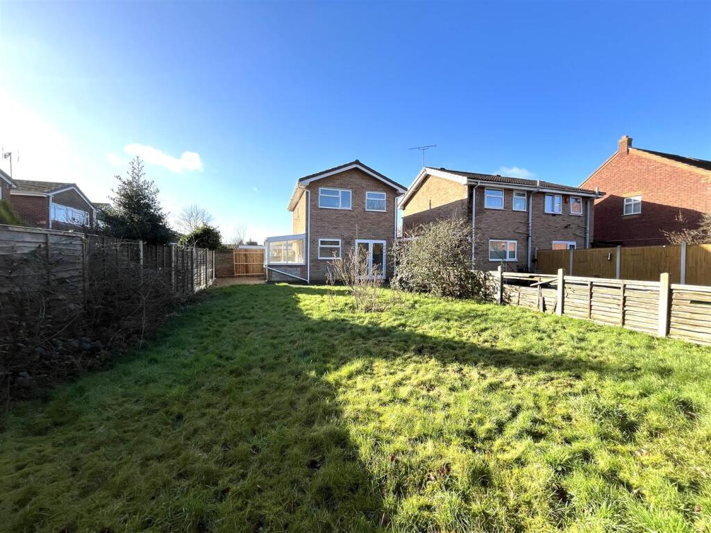 22 watson close ext.jpeg